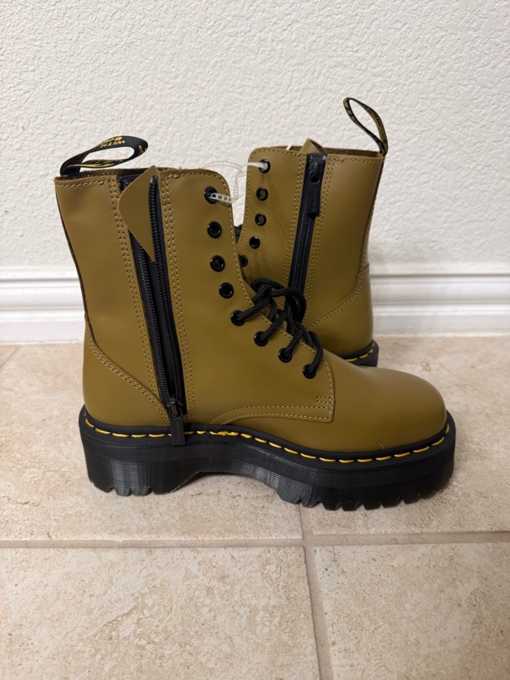 Dr. Martens Jadon Boot smooth leather Platforms- Antique Olive - Picture 6 of 8
